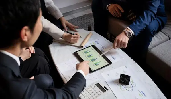 Estrategias de optimización y transparencia salarial
